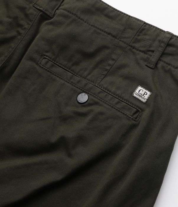 C.P. Company Twill Stretch Cargo Shorts - Ivy Green